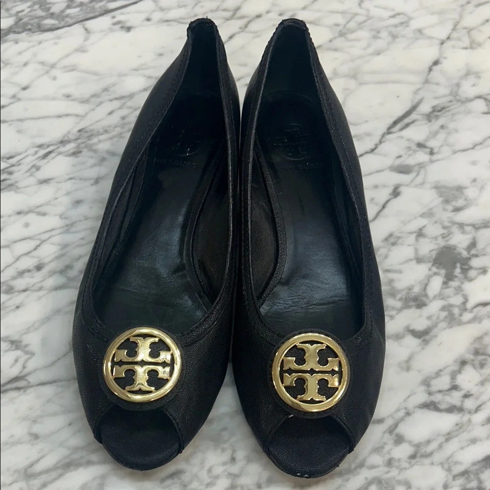 Tory Burch Black Small Wedge with Gold Accents - Picture 2 of 6